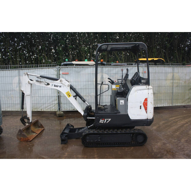 2015 بوبكات E17-46266404