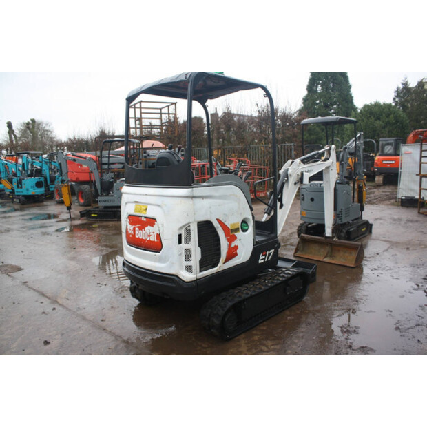 2015 بوبكات E17-46266405