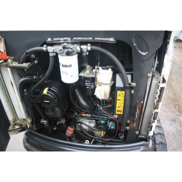 2015 بوبكات E17-46266410