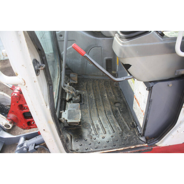 2016 تاكوتشي TB216-46266507