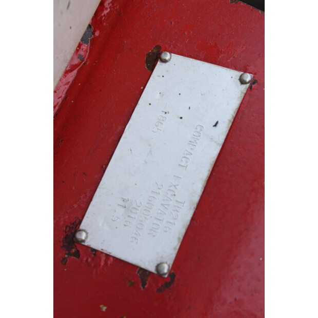 2016 تاكوتشي TB216-46266508