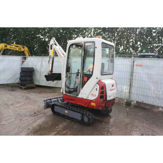 2016 تاكوتشي TB216-46266515