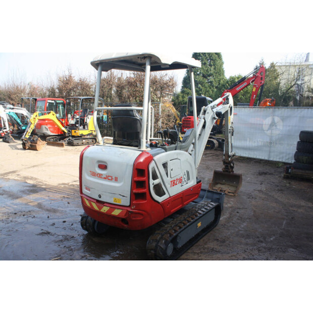 2019 تاكوتشي TB216-46266521