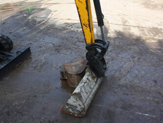 2014-jcb-8040-1436846-46266555