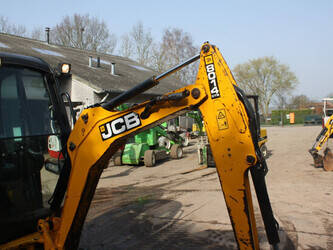 2014-jcb-8040-1436846-46266556