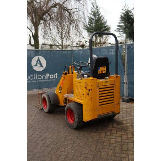 2011 Knikmops 90-46266654