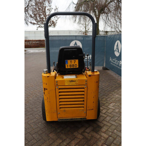 2011 Knikmops 90-46266655