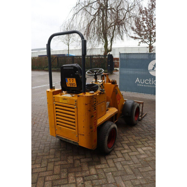 2011 Knikmops 90-46266656