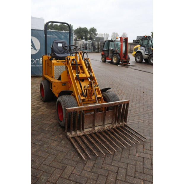 2011 Knikmops 90-46266657