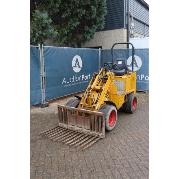 2011 Knikmops 90-46266659