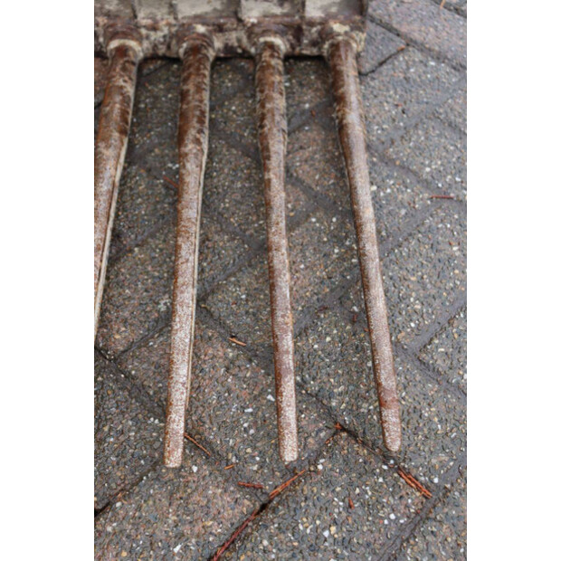 2011 Knikmops 90-46266662