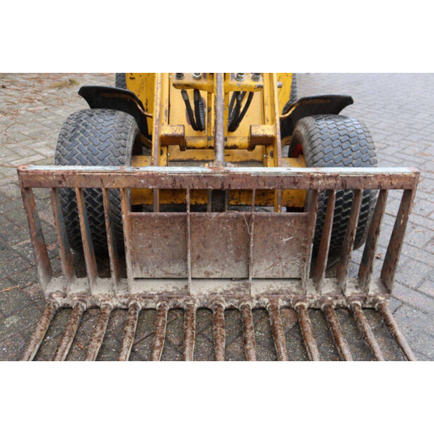 2011 Knikmops 90-46266663