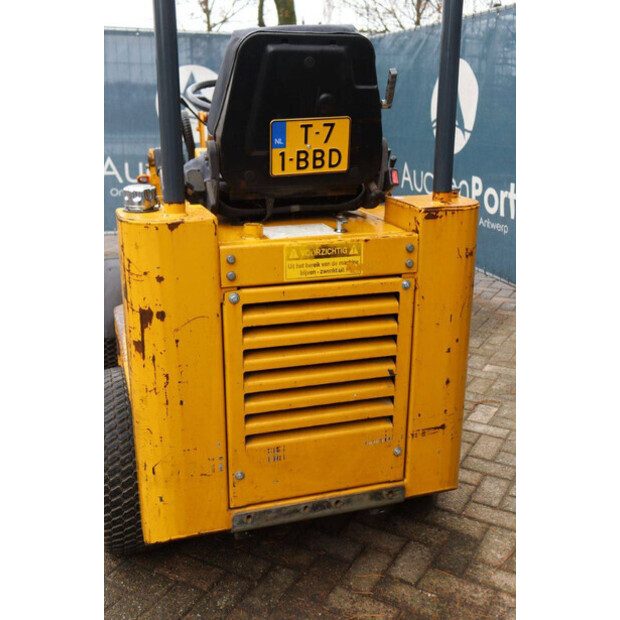 2011 Knikmops 90-46266668