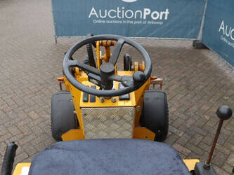 2011-knikmops-90-1436850-46266670