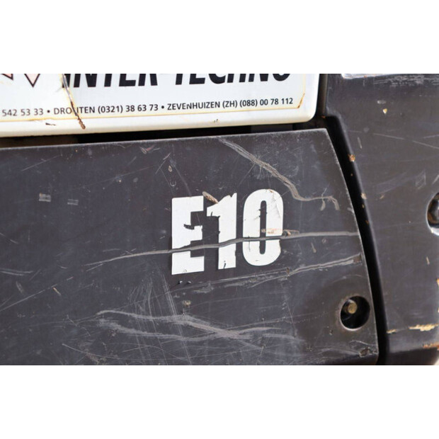 2016 بوبكات E10-46266917