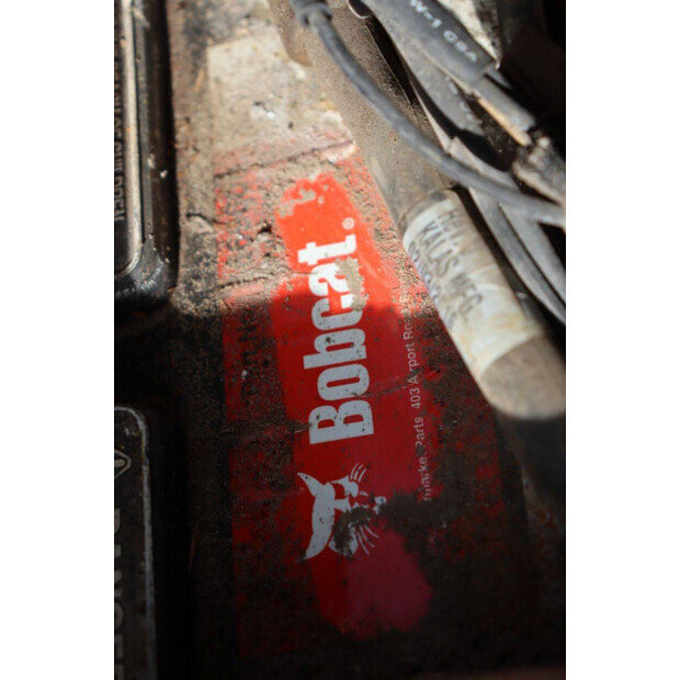 2016 بوبكات E10-46266922