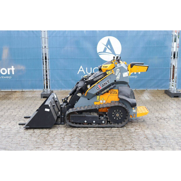 2025 جاينت GS950T Compact Track Loader-46267150