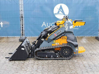 2025-giant-gs950t-compact-track-loader-46267150