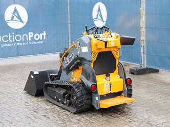 2025-giant-gs950t-compact-track-loader-46267152