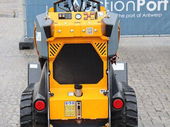 2025-giant-gs950t-compact-track-loader-46267153