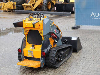 2025-giant-gs950t-compact-track-loader-46267154