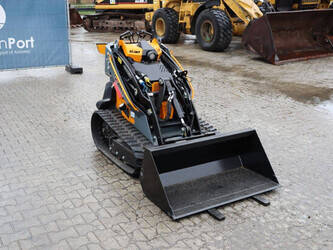 2025-giant-gs950t-compact-track-loader-46267155