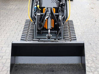 2025-giant-gs950t-compact-track-loader-46267156