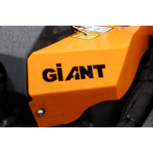 2025 جاينت GS950T Compact Track Loader-46267165