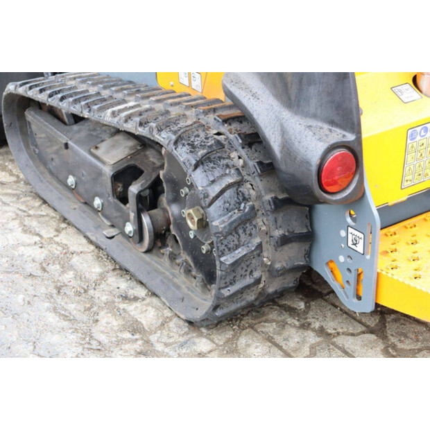 2025 جاينت GS950T Compact Track Loader-46267170