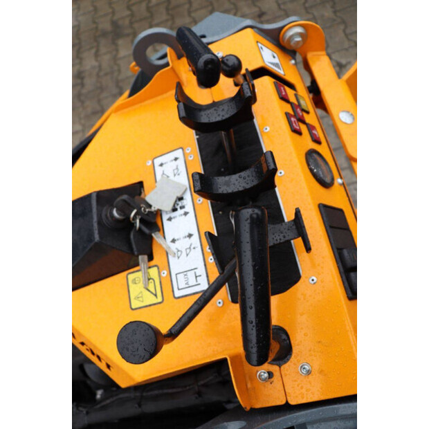 2025 جاينت GS950T Compact Track Loader-46267173