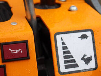 2025-giant-gs950t-compact-track-loader-46267178