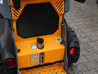 2025-giant-gs950t-compact-track-loader-46267179