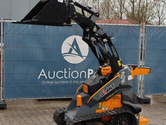 2025-giant-gs950t-compact-track-loader-46267180