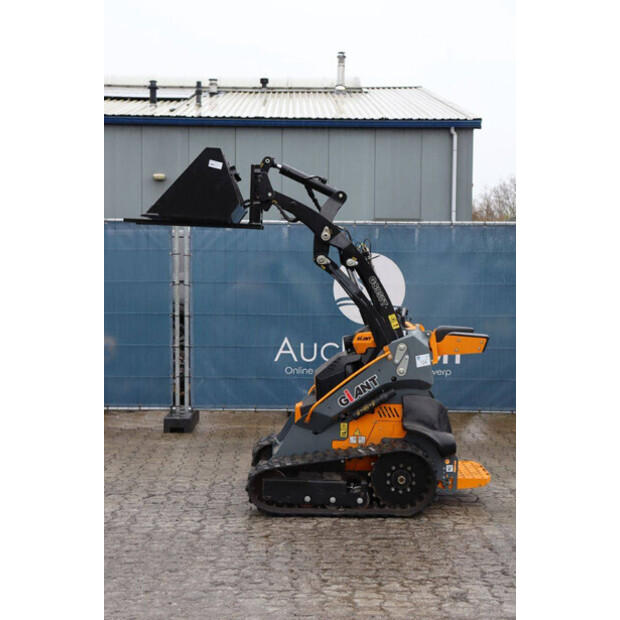 2025 جاينت GS950T Compact Track Loader-46267181