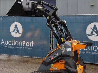 2025-giant-gs950t-compact-track-loader-46267182