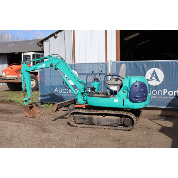 Komatsu PC27R-8-46268292