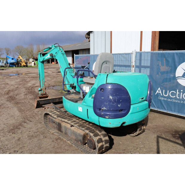 Komatsu PC27R-8-46268293