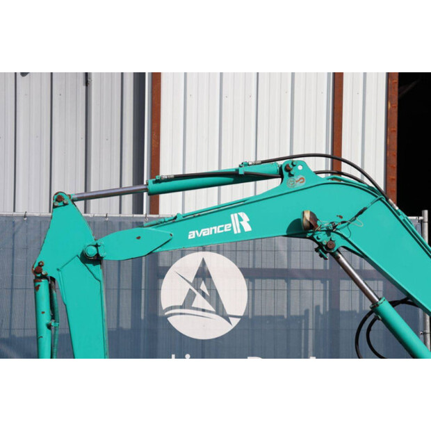 Komatsu PC27R-8-46268301