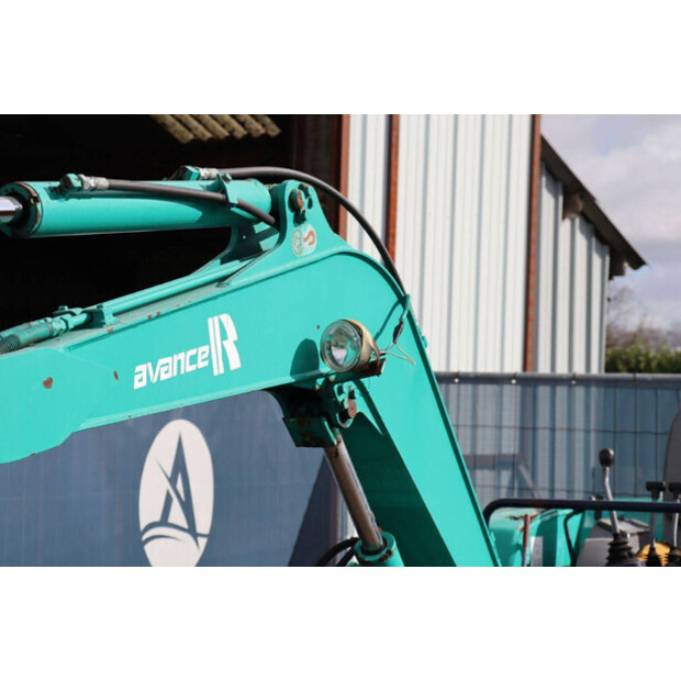 Komatsu PC27R-8-46268308