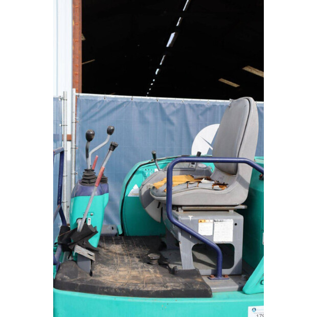 Komatsu PC27R-8-46268316