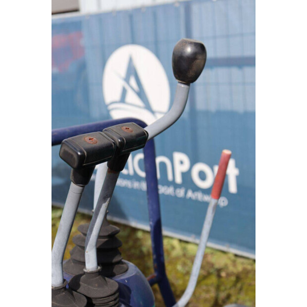 Komatsu PC27R-8-46268321