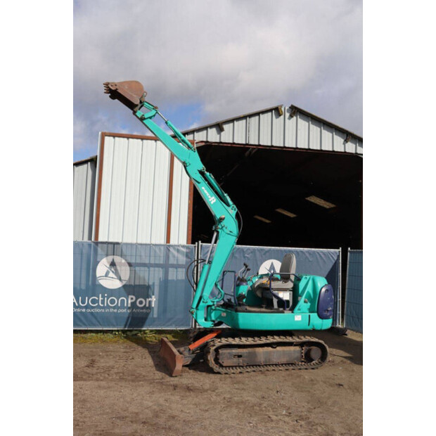 Komatsu PC27R-8-46268325