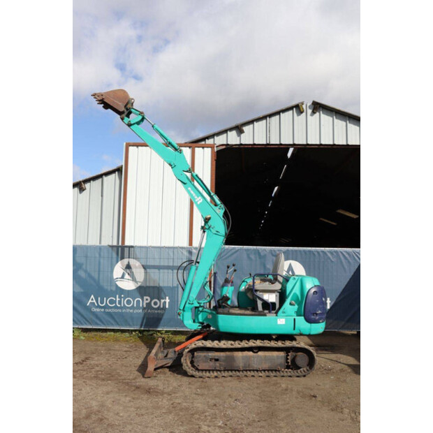 Komatsu PC27R-8-46268326