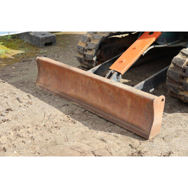 Komatsu PC27R-8-46268330