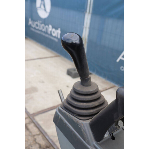 2016 تاكوتشي TB210R-46268650