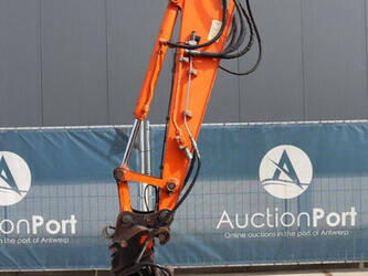 2010-hitachi-zx85us-3-1436907-46268669