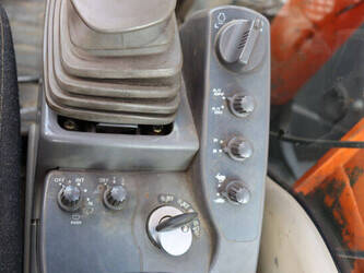 2010-hitachi-zx85us-3-1436907-46268689