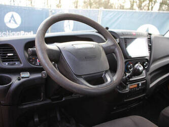 2016-iveco-daily-40c17-1436912-46268859