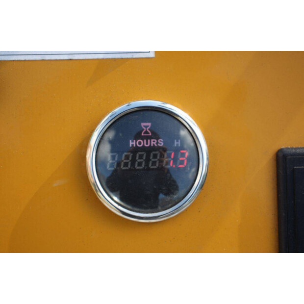 2025 LH T360-46268892