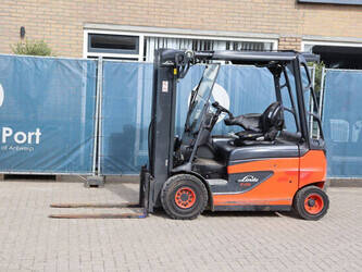 Image de CHARIOTS ÉLÉVATEURS 2017 Linde E25R-01